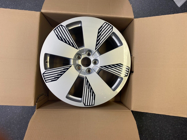 AUDI E-TRON Q8 E-TRON ALLOY WHEEL 4KE601025Q (8,5JX19H2 ET36) GENUINE BRAND NEW