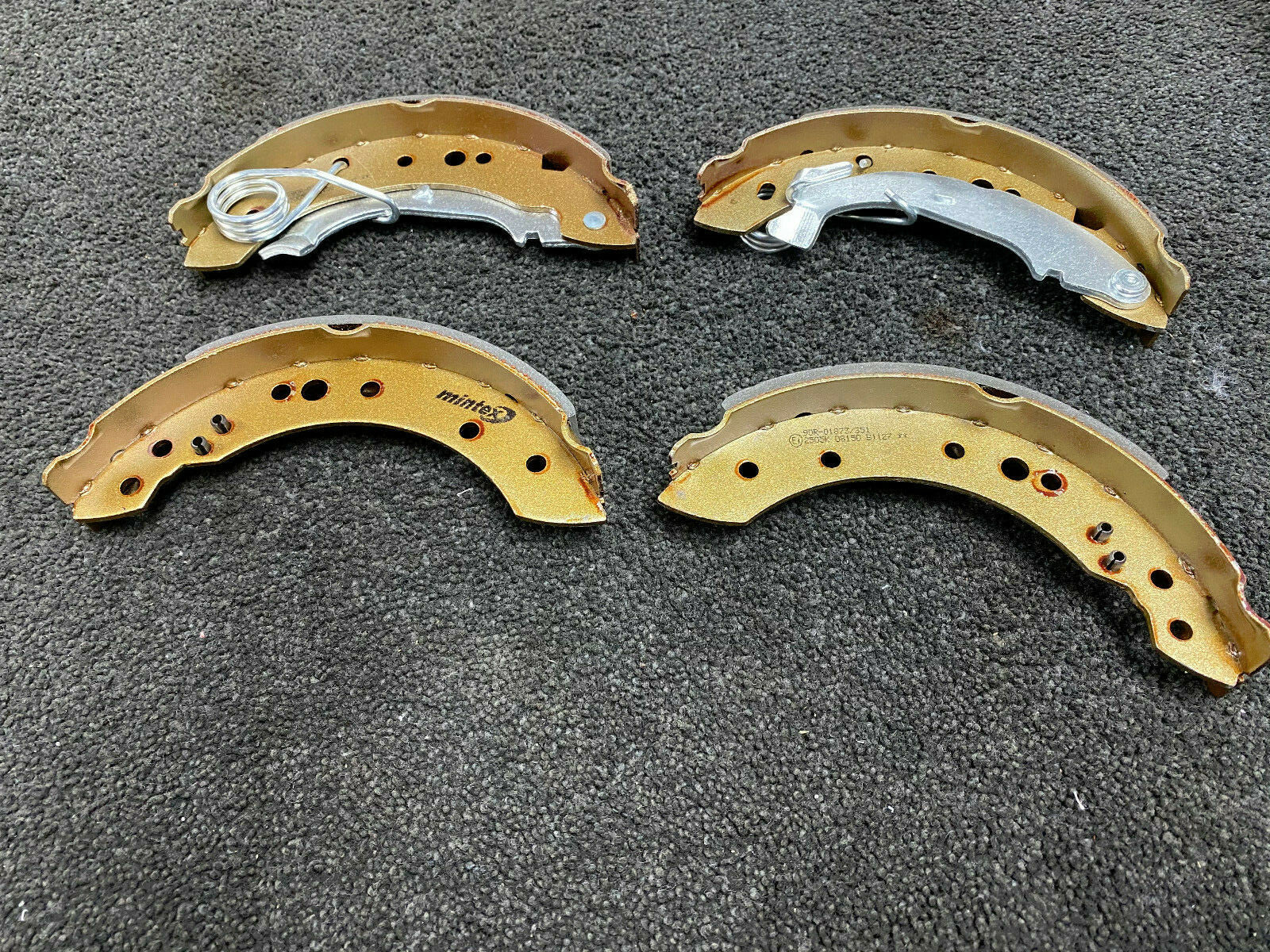 Brake Shoes Set Rear Fits Citroen C3 C2 1.0 1.1 1.4 HDi 1.6 4241L0