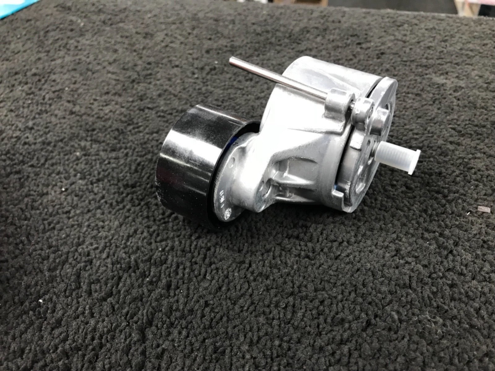 PEUGEOT 206 1.4HDI  407 1.6HDi ALTERNATOR AUXILIARY BELT TENSIONER  