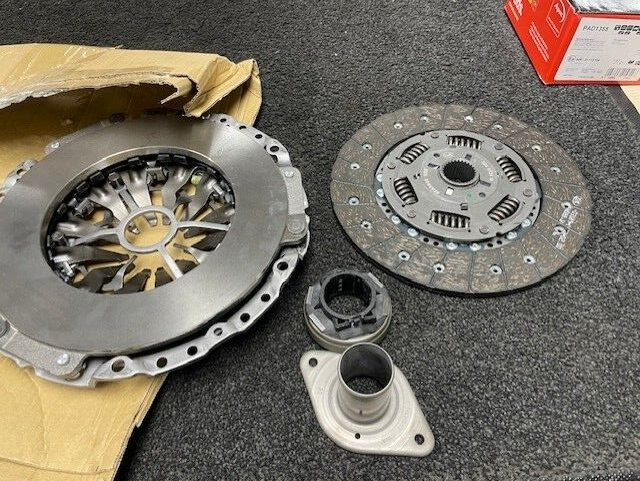 AUDI  A4 S4 B8 8K2 8K5 A5 S5 8T3 S4 S5 QUATTRO CLUTCH KIT 0B1141031K 0B1141031P