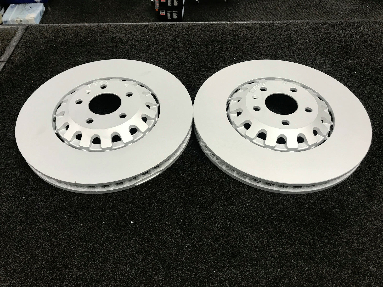FOR AUDI A7 Q7 A8 4M 2015ON FRONT VENTED BRAKE DISC PAIR BRAKE PAD SENSORS 375mm