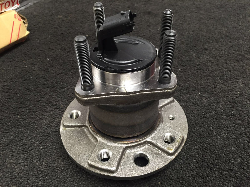 VAUXHALL ASTRA H MK5 2004-2009  REAR WHEEL BEARING HUB 5 STUD