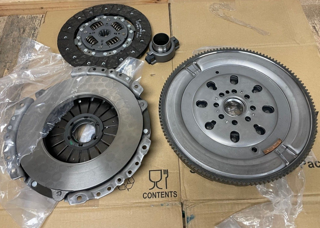 FLYWHEEL+ CLUTCH KIT  FOR MOVANO MASTER FOR NISSAN NV400 2.3CDTi DCI 2010-2019
