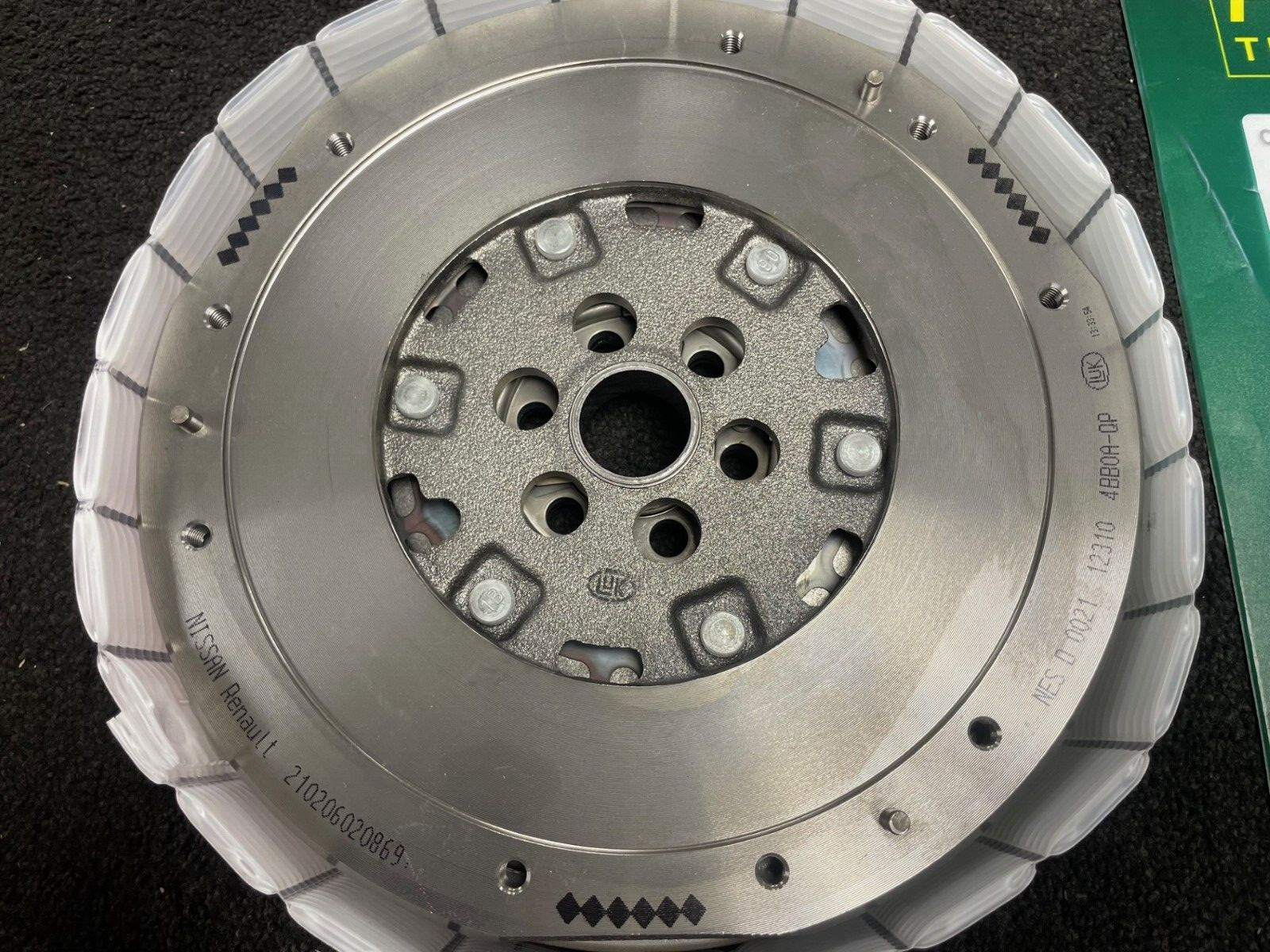 GENUINE DUAL MASS FLYWHEEL  FOR NISSAN QASHQAI  X-TRAIL 1.6DIG-T BRAND NEW