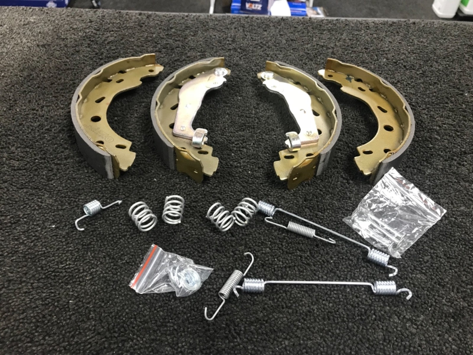 MCC SMART FORTWO ROADSTER CITY REAR BRAKE SHOES FITTING KIT