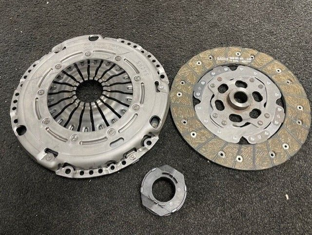 TOURAN GOLF Mk7 Q2 GAB GAG A3 8V1 8VK LEON 5F 2.0 1.6TDI CLUTCH KIT 3PCE SACHS