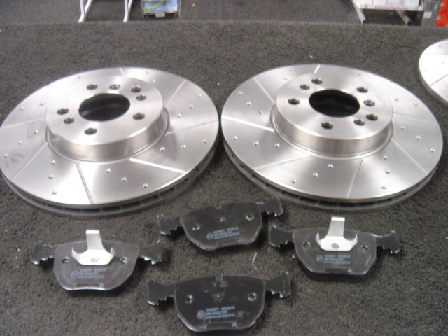BMW X5 E70 BRAKE DISC CROSS DRILLED GROOVED MINTEX PADS FRONT 