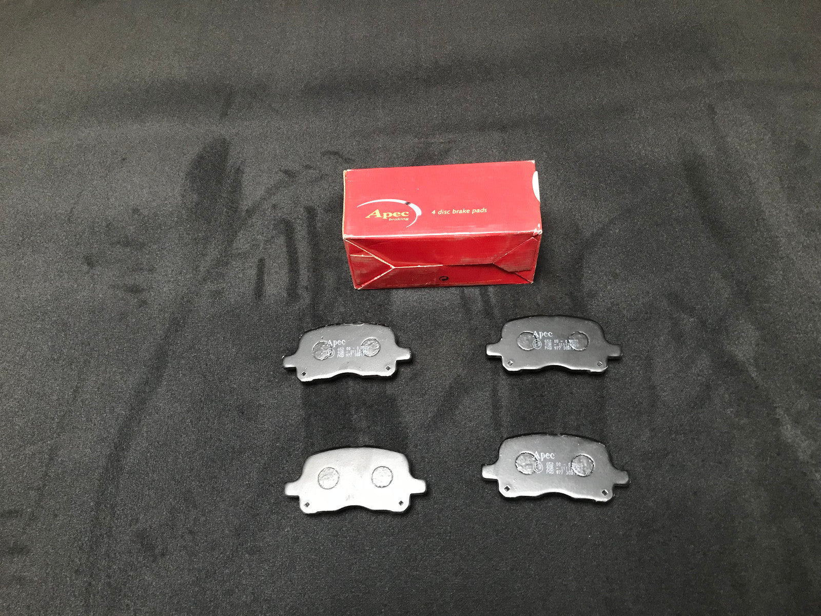 FOR TOYOTA COROLLA 1.3 1.4 2.0D 1997-2000 FRONT APEC BRAKE PAD SET