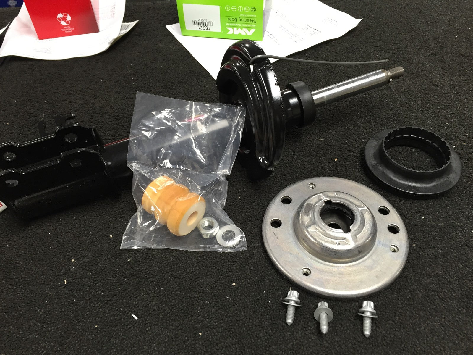 SAAB 9-3 93 Y3SF 1.8 2.0T 2.2TiD 1.9TiD SHOCK ABSORBER STRUT TOP MUNTING OS RH
