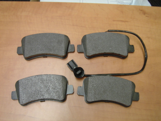 VAUXHALL MOVANO RENAULT MASTER 2010 ON  REAR  BRAKE PADS NEW 