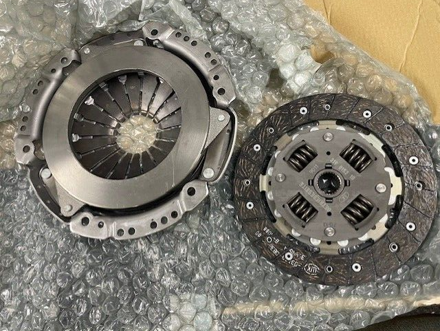 2PCE CLUTCH KIT LUK (Cover+Plate) FOR NISSAN MICRA K12  NOTE 1.4 16V 30100AY100