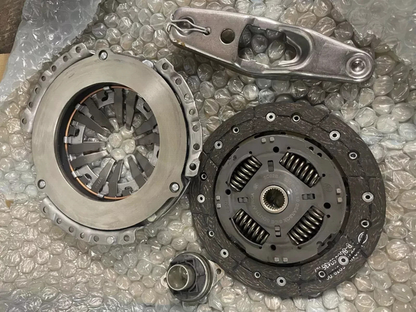 CITIGO IBIZA POLO 9N 6R GOLF MK5 MK6 1.0 1.2 1.4 LUK CLUTCH KIT 3PCE