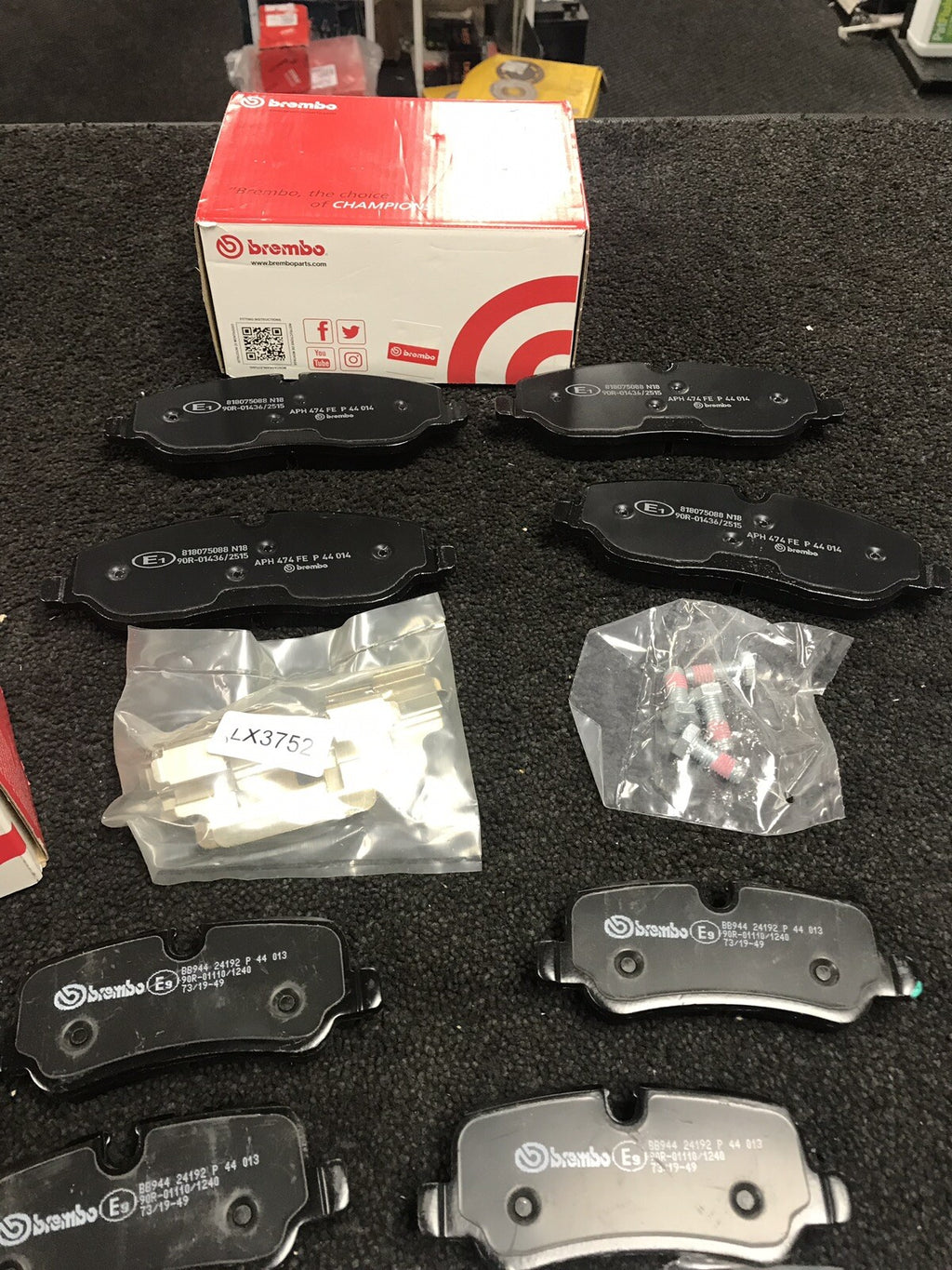  RANGE ROVER SPORT 2.7TD 3.6TD 4.2 4.4 FRONT REAR BRAKE PAD BREMBO BRAKE PAD SET