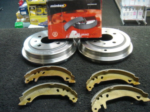  FOR FIAT PUNTO REAR BRAKE DRUMS &  BRAKE SHOES FULL SETS