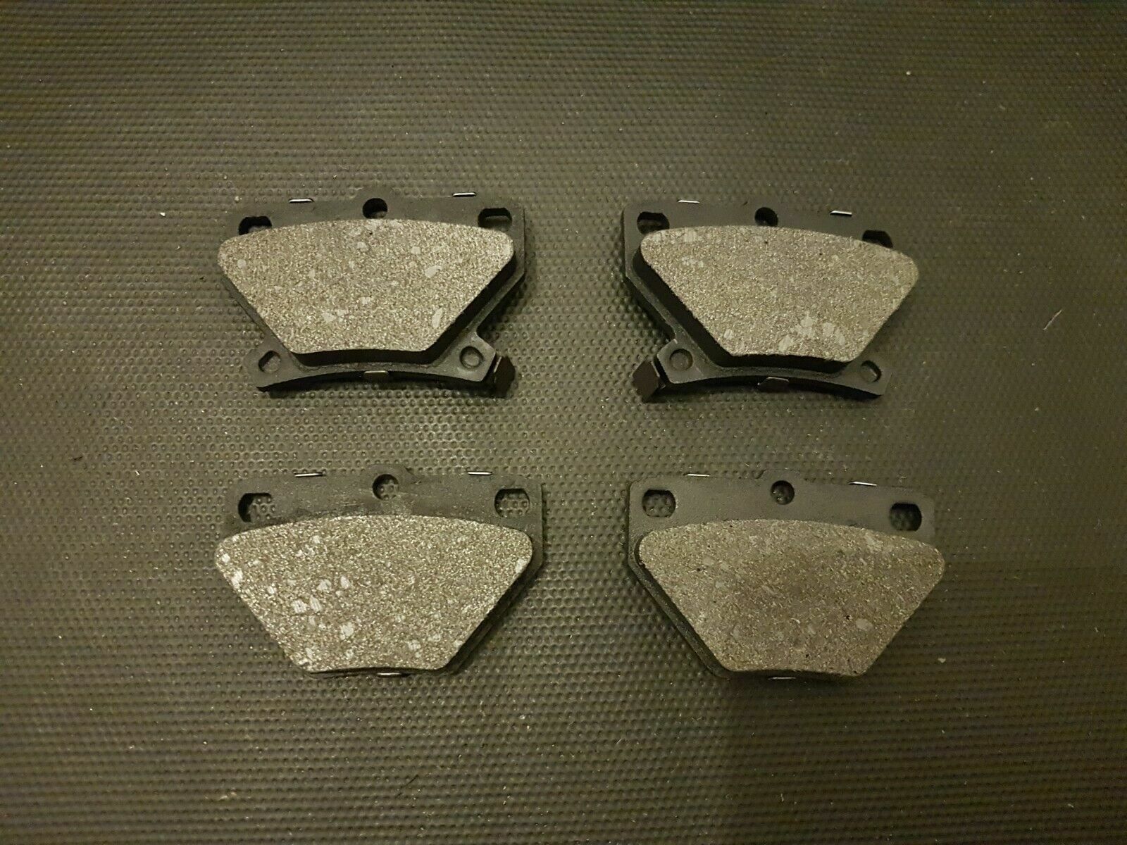 FOR TOYOTA PRIUS NHW20 COROLLA E120 CELICA YARIS P10 OE QUALITY REAR BRAKE PADS