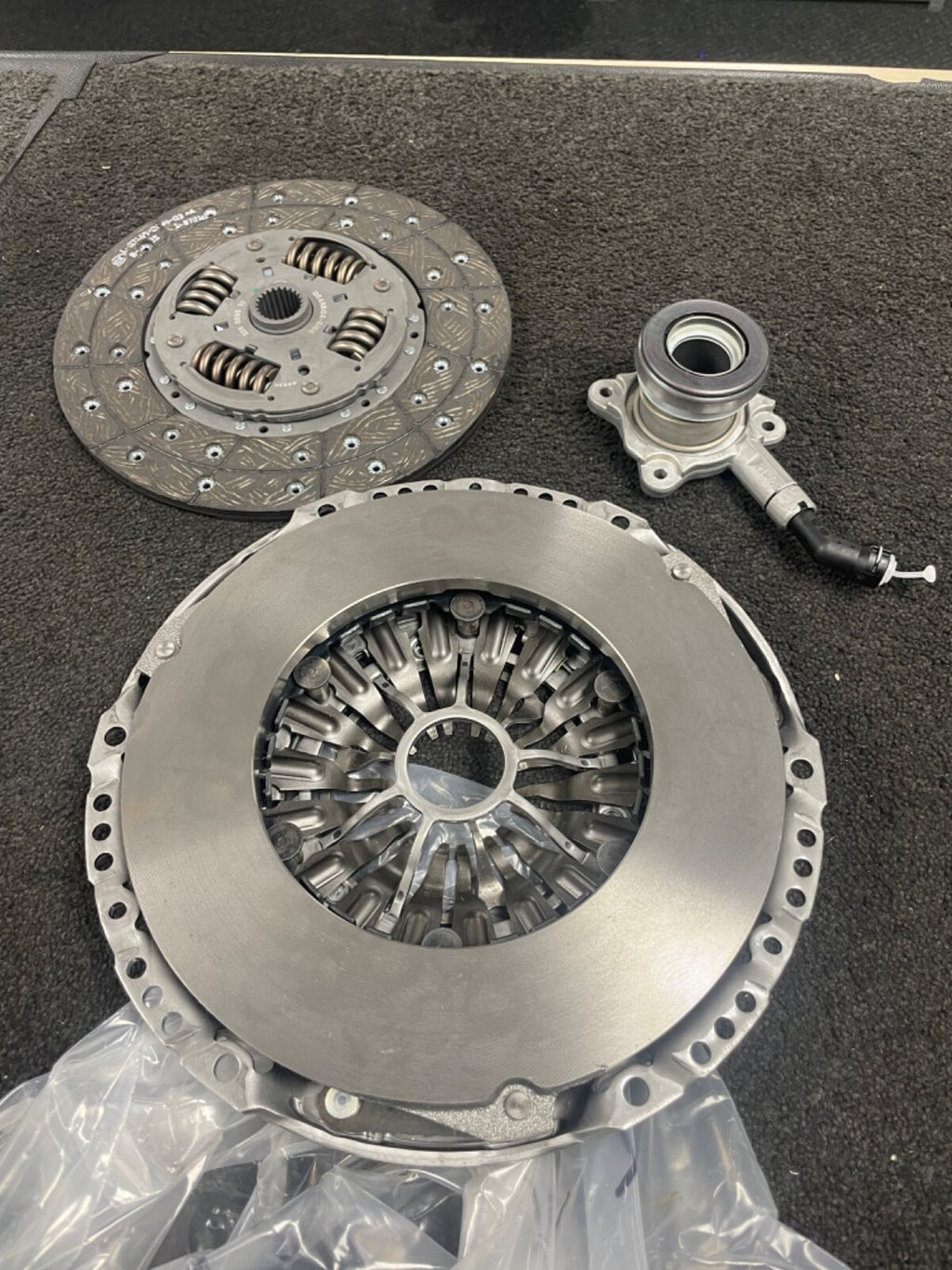 TRANSIT CUSTOM  2.2TDCi 2011-18 6 SPEED LUK CLUTCH KIT 1727158 1731769 1741668