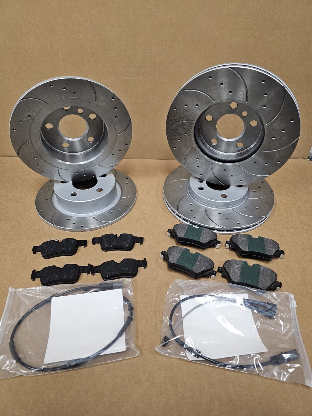 FOR BMW 218D 218I F46 F44  FRONT REAR BRAKE DISCS DRILLED GROOVED BRAKE PADS