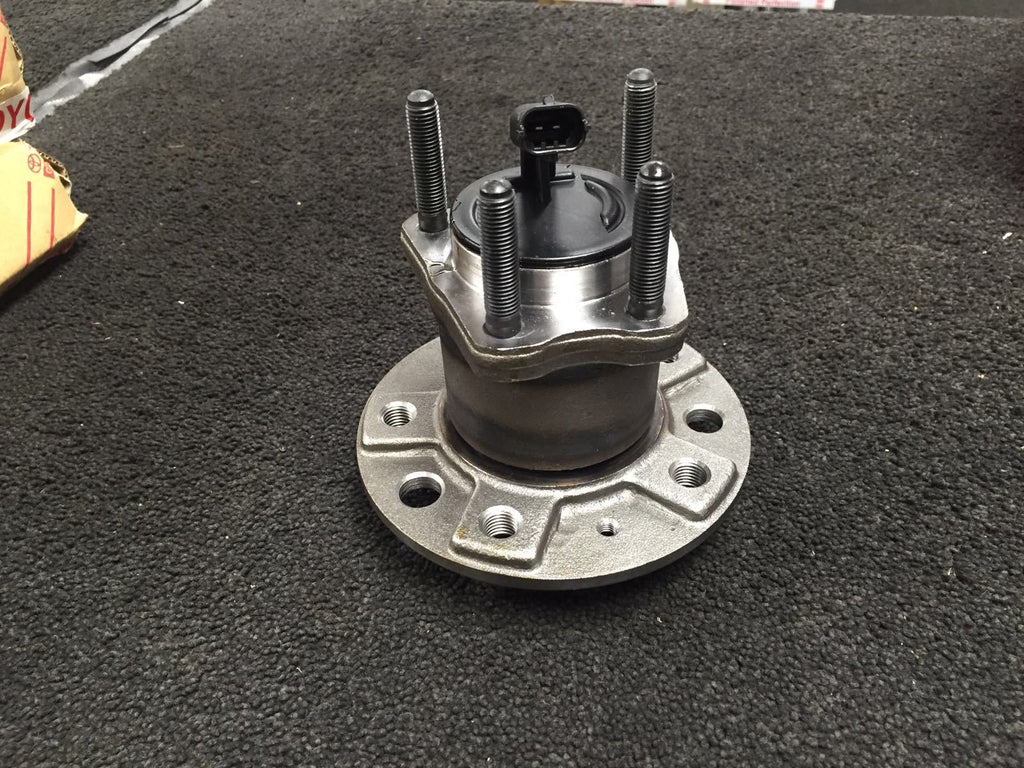VAUXHALL ASTRA H MK5 2004-2009  REAR WHEEL BEARING HUB 5 STUD