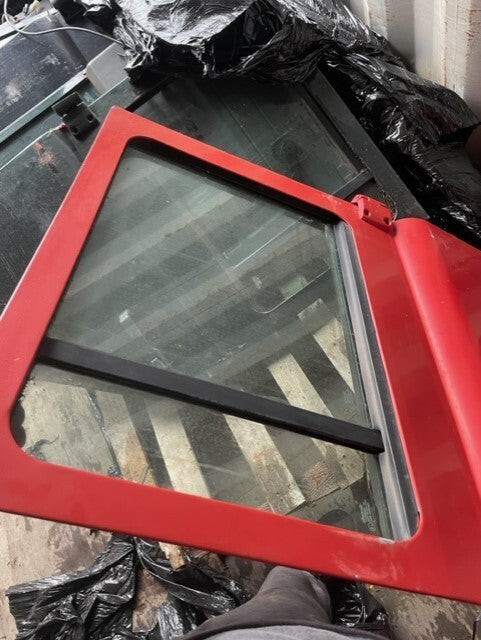 SECOND ROW DOOR OS RH DRIVER SIDE  DOOR LAND ROVER DEFENDER 110 TDI TD5 RED