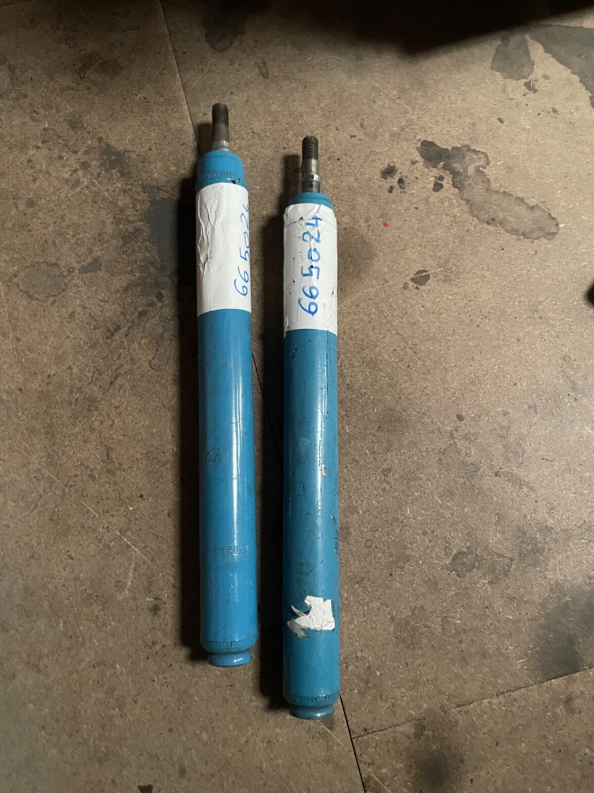 KYB 665024  Shock Absorber front for celica RA TA 40/60/61/63