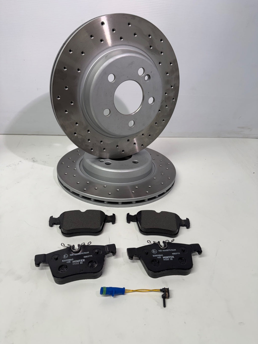 FOR C-CLASS C350 E SPORT PREMIUM (MK4 (W205))  FRONT REAR DRILLED DISCS AND PADS