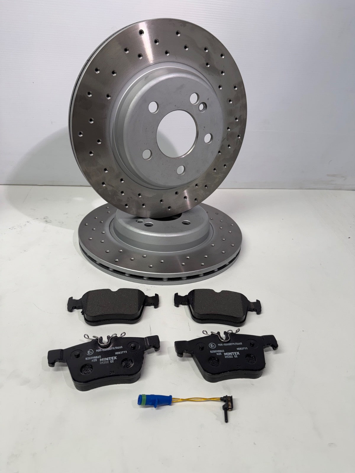 FOR C-CLASS C350 E SPORT PREMIUM (MK4 (W205))  FRONT REAR DRILLED DISCS AND PADS
