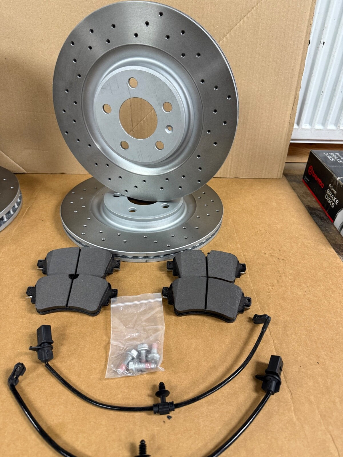 FOR TOUAREG V6 BLACK EDITION TDI (MK3 (CR)) FRONT REAR BRAKE DISC PADS DRILLED