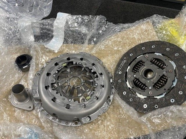 AUDI A4 B8 A5 Q5 2.0 3.2 Q5 TDi TSi QUATTRO CLUTCH KIT 3 PCE 624328500