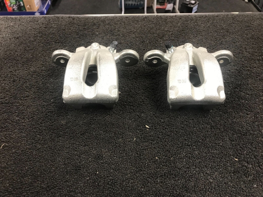 BMW 1 SERIES E81 E87 3 SERIES 320  E90 REAR BRAKE CALIPERS LEFT AND RIGHT SIDE