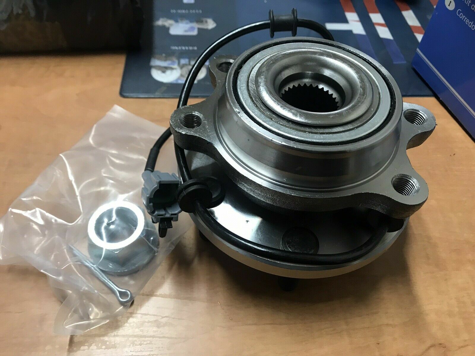 FOR NISSAN NAVARA KINGCAB IMPORT D40 FRONT WHEEL BEARING HUB ABS SENSOR LH+ RH