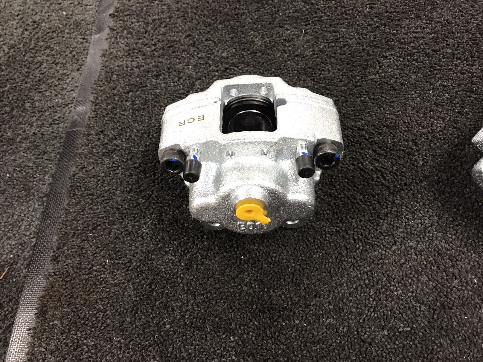 CLASSIC VW BEETLE 1302 1302S 1303S FRONT BRAKE CALIPER LH PASSENGER N/S SIDE