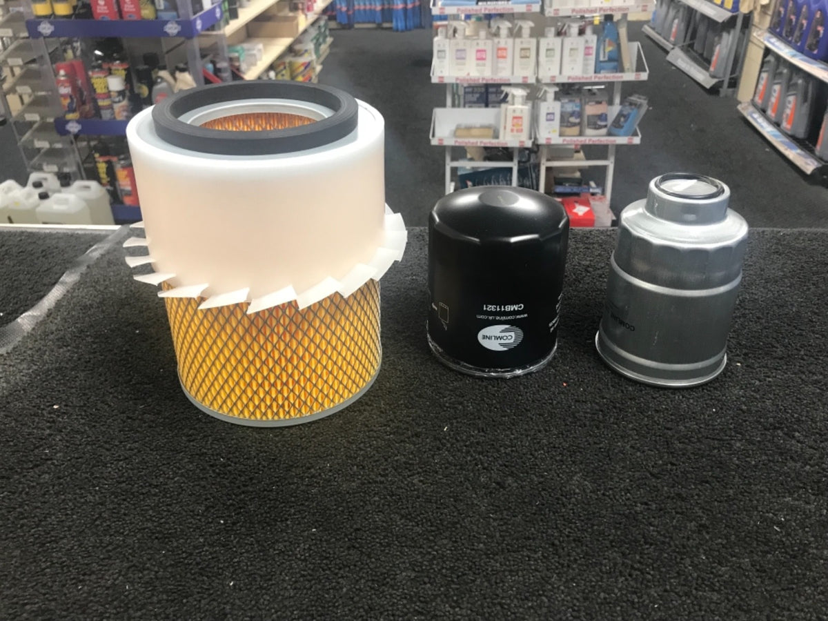 FOR MITSUBISHIL 200 LIFE WARRIOR ANIMAL 25TD 4D56 OIL  AIR DIESEL FILTER SERVICE