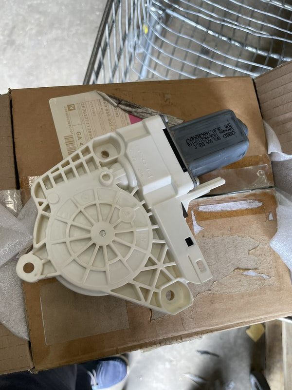 AUDI A1 2011-2018 DRIVER SIDE WINDOW REGULATOR MOTOR 8K0959802C GENUINE