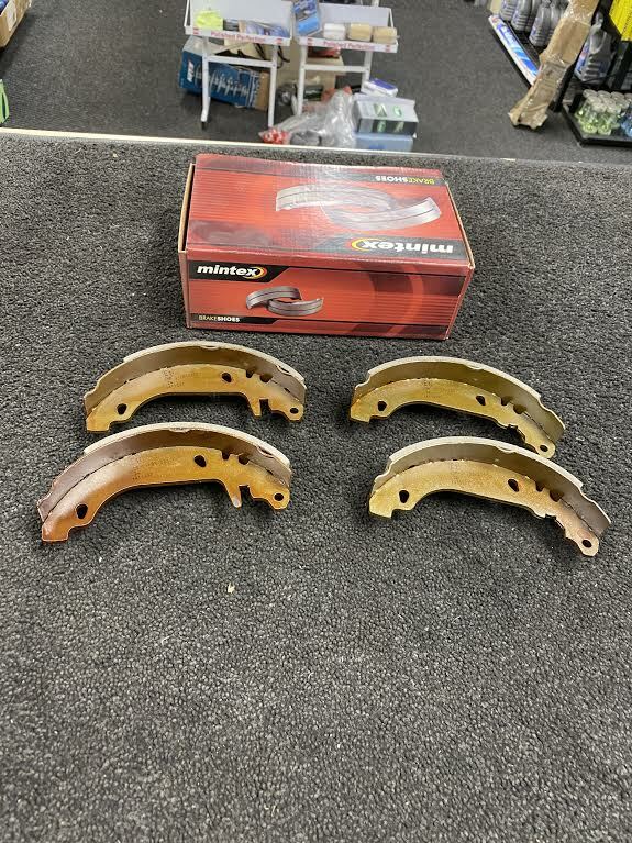 REAR BRAKE SHOES FITS RENAULT CLIO RSI 1.8 MK 1 R19 R21 TURBO SUPER 5 180MM DIA
