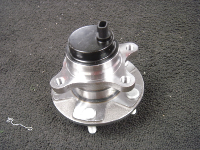 FORLEXUS GS300 GS430 GS350 IS220 IS250 IS350 FRONT WHEEL BEARING HUB DRIVER SIDE