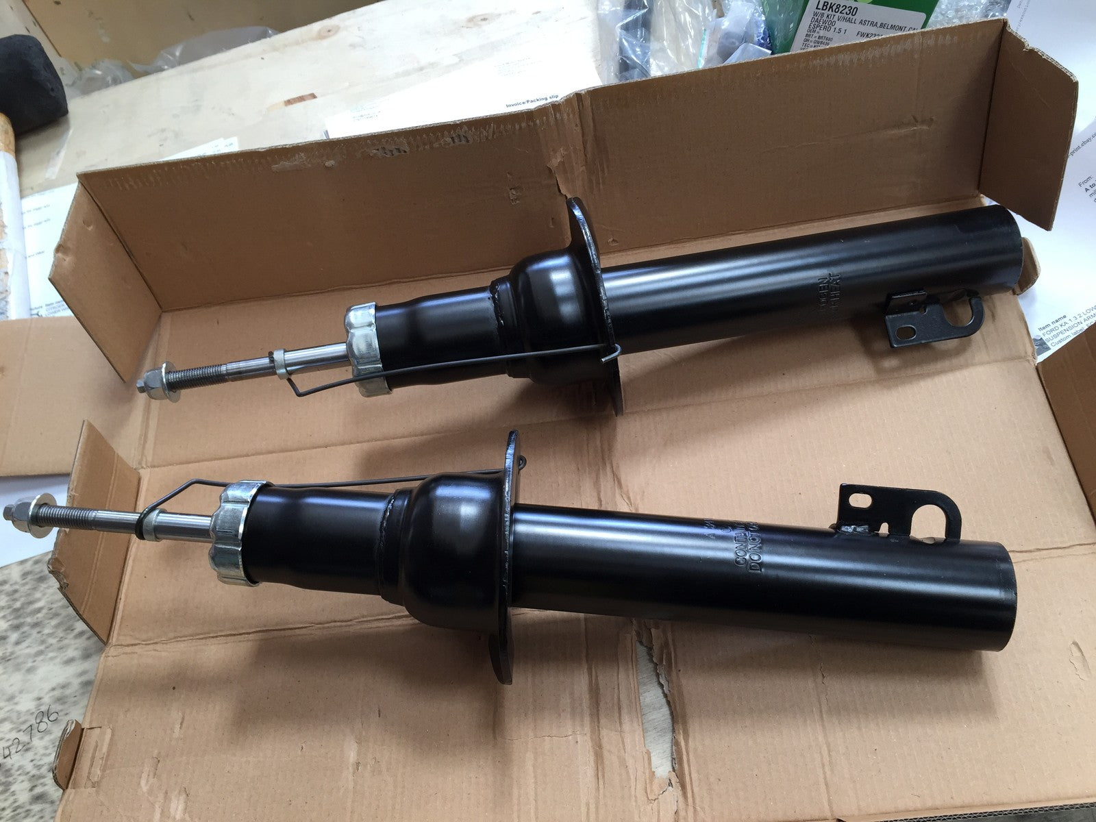 FOR  GRAND CHEROKEE WH WK JEEP COMMANDER FRONT SHOCK ABSORBER BOTH SIDES LH RH