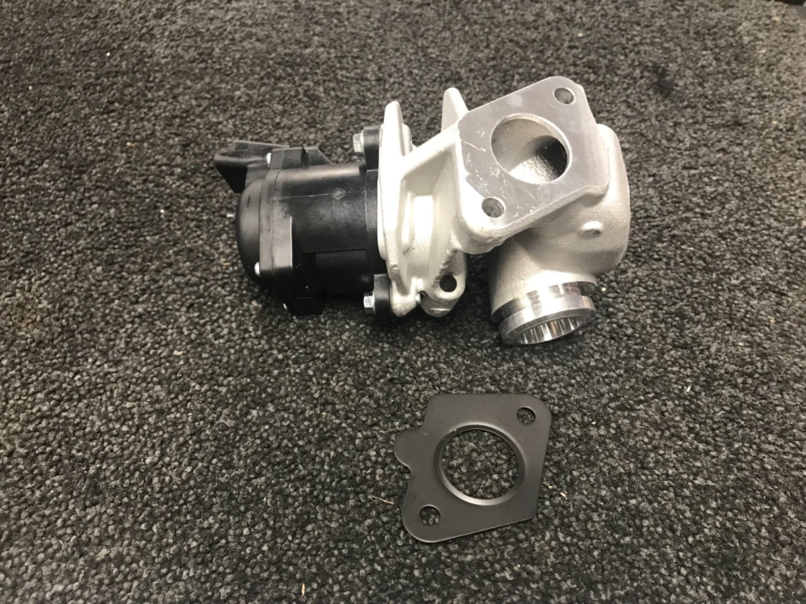 EGR VALVE FOR PEUGEOT 1007 206 207 3008 307 308 407 5008 EXPERT PARTNER 1.6 HDI