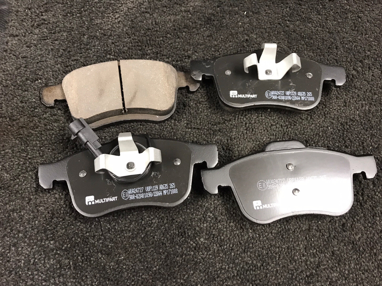  FOR FIAT DOBLO 1.3 1.4 1.6 2.0 MULTIJET DIESEL FRONT BRAKE PADS FOR 305MM DISC 
