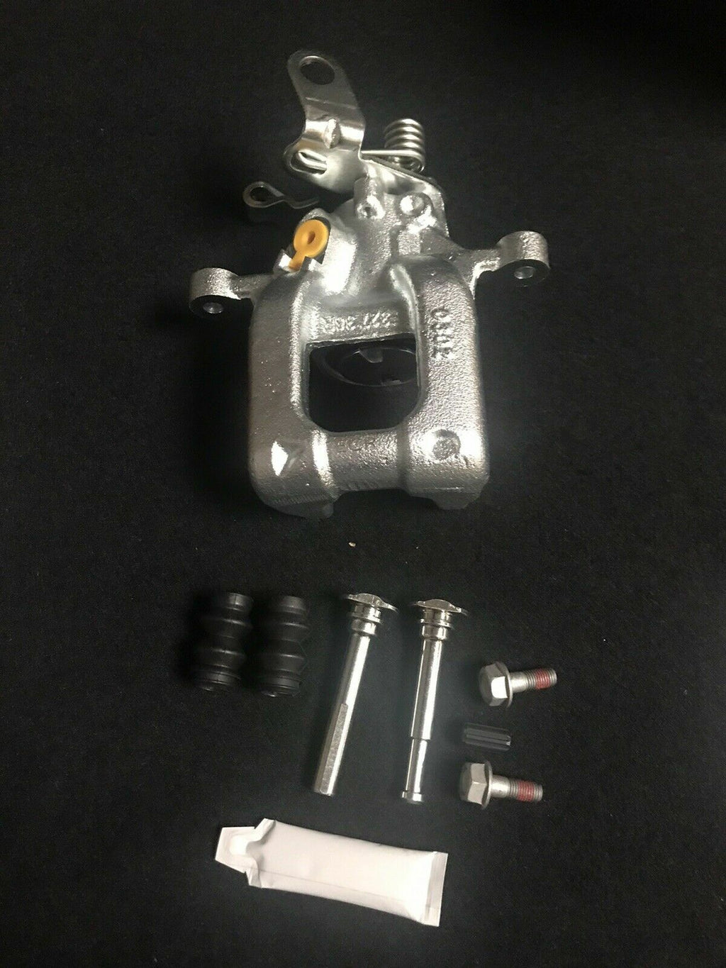 REAR BRAKE CALIPER RH + SLIDER PINS AUDI A3 8P1 FSi TFSi TDi 140 170 2004-2010