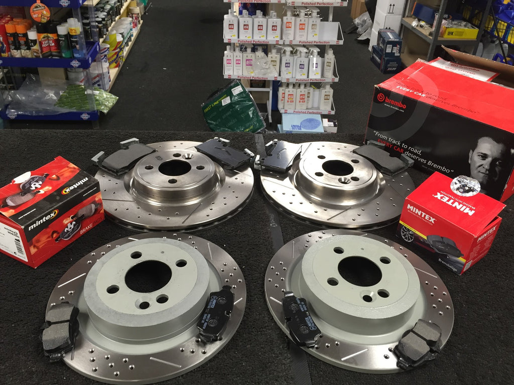 BMW MINI ONE R50 JOHN COOPER WORKS BRAKE DISC DRILLED GROOVED FRONT REAR PADS