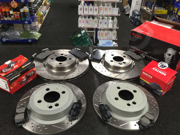 BMW MINI ONE R50 JOHN COOPER WORKS BRAKE DISC DRILLED GROOVED FRONT REAR PADS