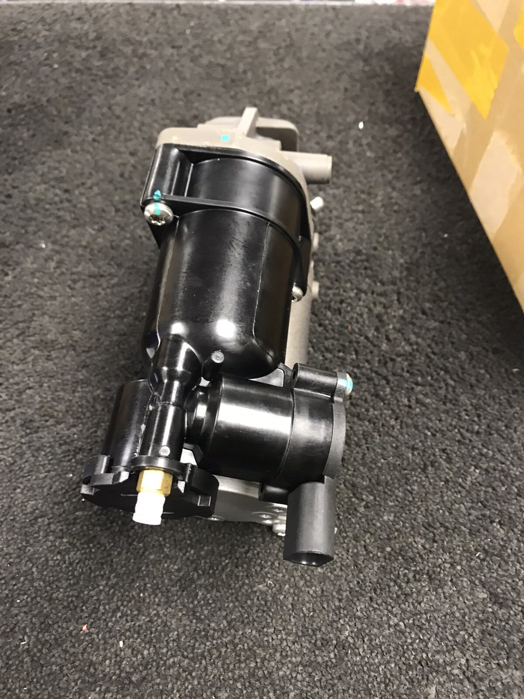 AIR SUSPENSION COMPRESSOR PUMP FOR BMW X5 X6 XDRIVE E70 X6 E71 E72