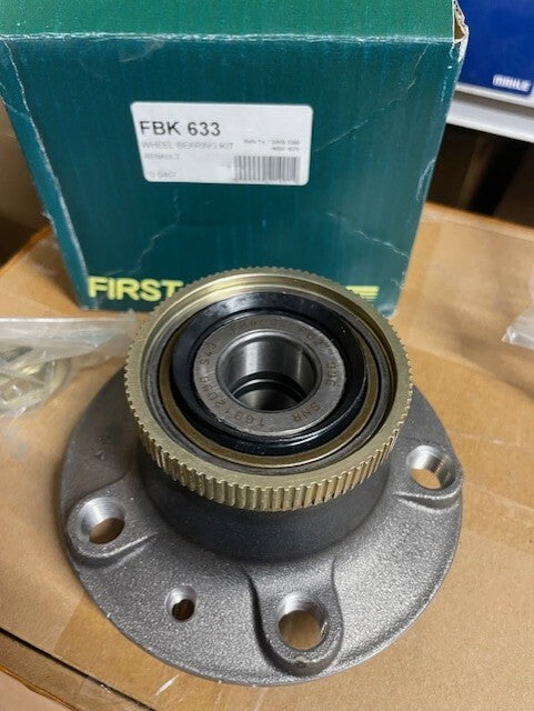 RENAULT 21 TURBO 1998-1992 REAR WHEEL BEARING HUB ABS FBK633 SNR GENUINE