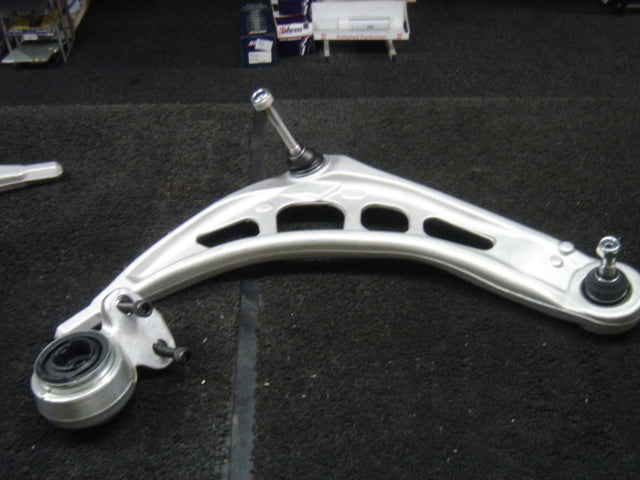 BMW 3 SER E46 320D 330D 318D LOWER WISHBONE ARM LOWER ARM BUSH NS