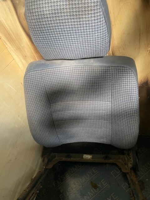 LAND ROVER DEFENDER 90 110 CSW LH PASSENGER NS SEAT COMPLETE WITH RUNNERS