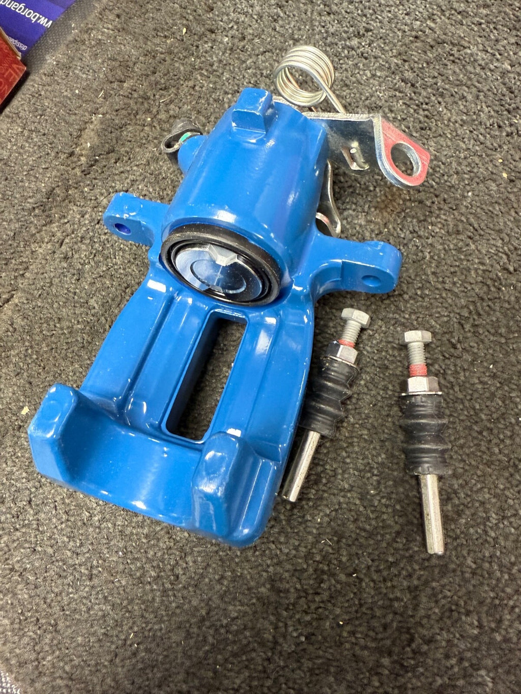 VW Golf MK4 R32 2003-2006 Rear Right Brake Caliper + Slider Pin Kit blue