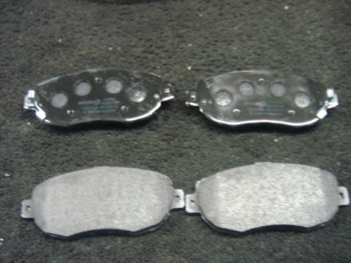 FOR LEXUS IS200 GS430 G300 FRONT BRAKE PAD PADS MINTEX SET 