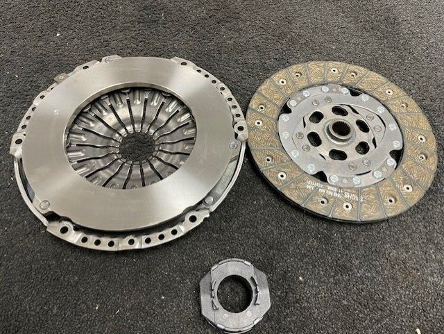 TOURAN GOLF Mk7 Q2 GAB GAG A3 8V1 8VK LEON 5F 2.0 1.6TDI CLUTCH KIT 3PCE SACHS