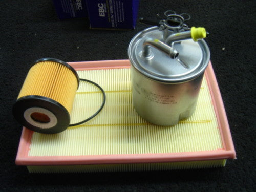 FITS NISSAN  NAVARA 2.5TD D40 06-ON OIL AIR FUEL FILTER SERVICE KIT