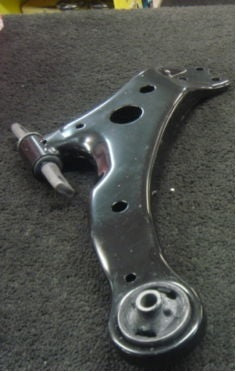 FOR TOYOTA PREVIA 2.4VVTI  D4D CDX 2000ON FRONT LOWER WISHBONE ARM& BUSHES